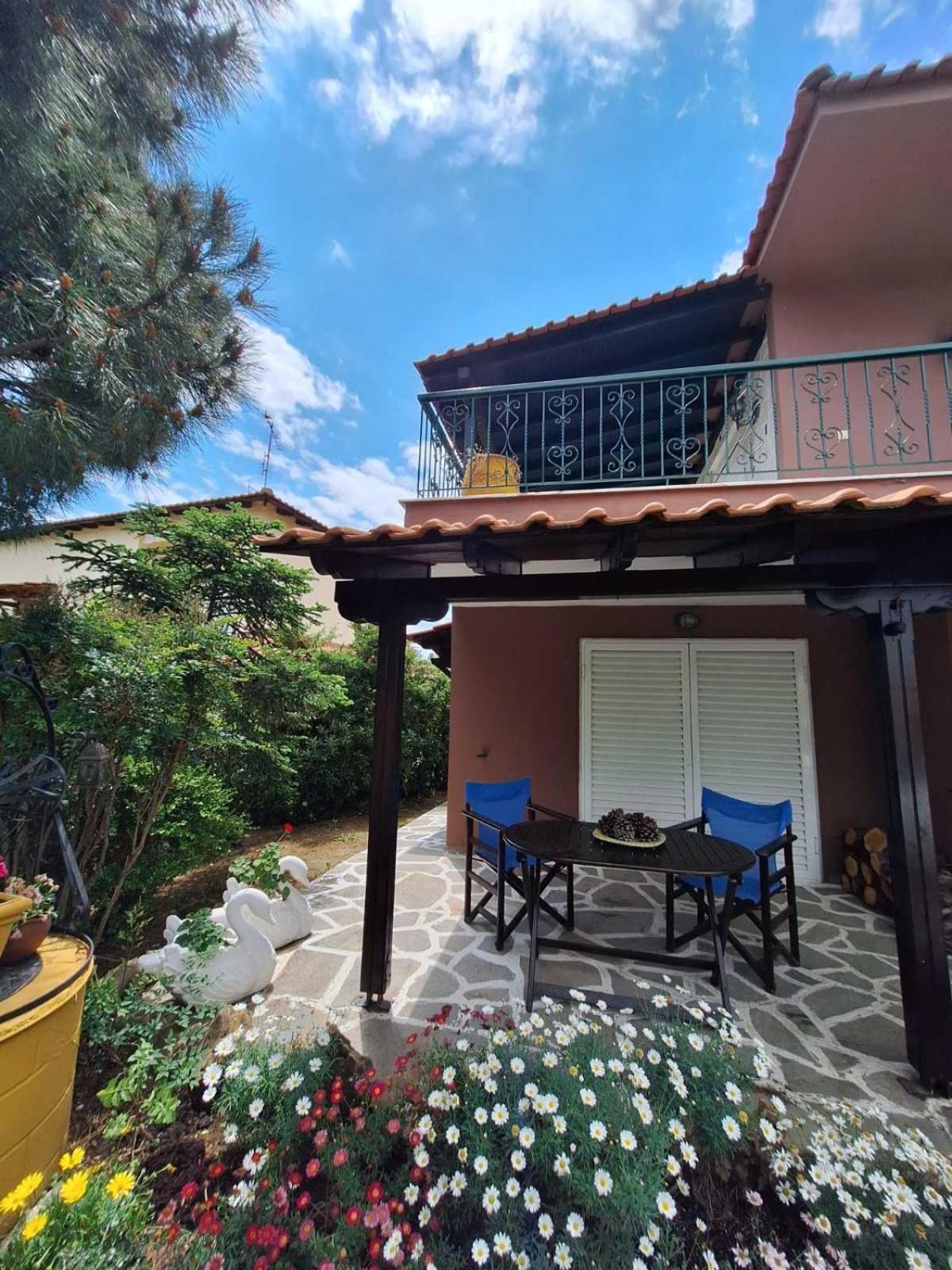 Villa Roadhouse, Nilie Hospitality Mgmt Flogita Exterior foto