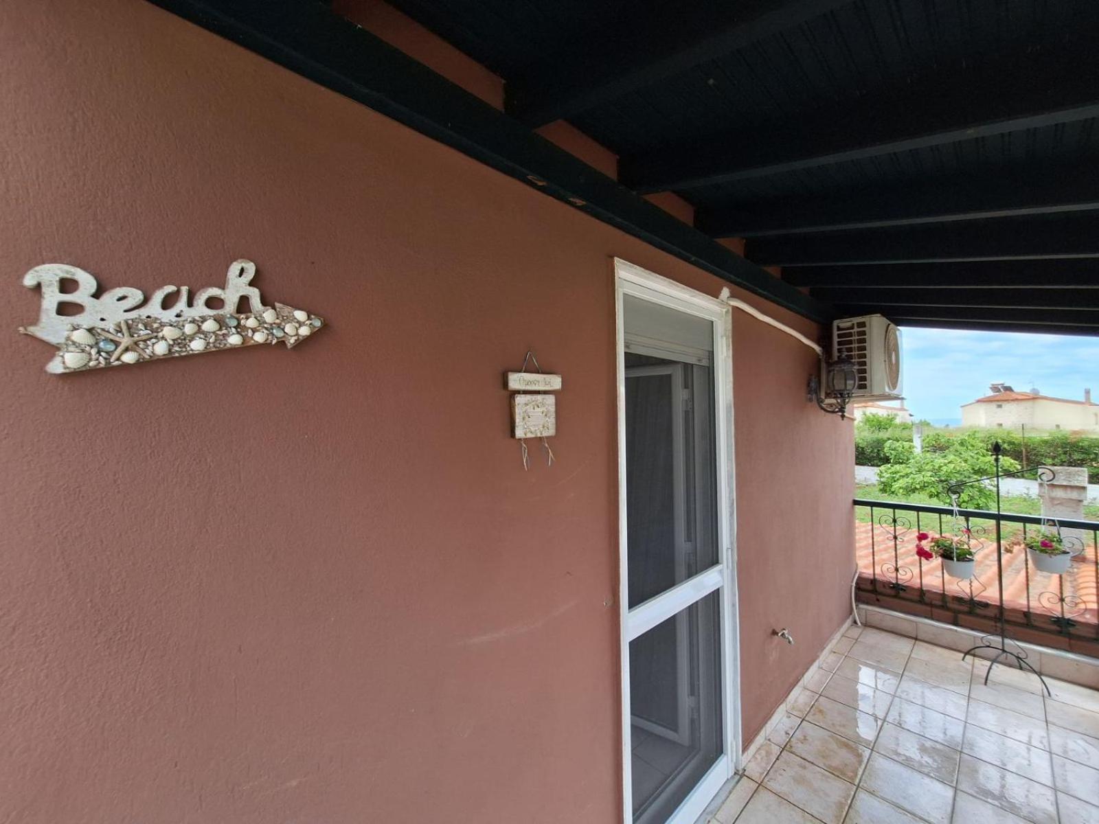 Villa Roadhouse, Nilie Hospitality Mgmt Flogita Exterior foto